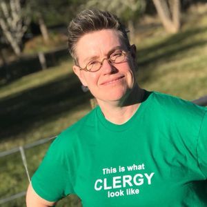 Meet your Posher, Lara